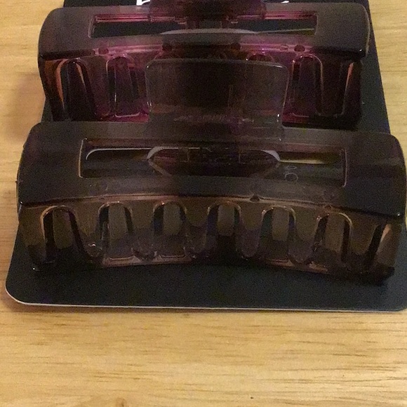 bebe Large Hair Clips - Picture 3 of 10